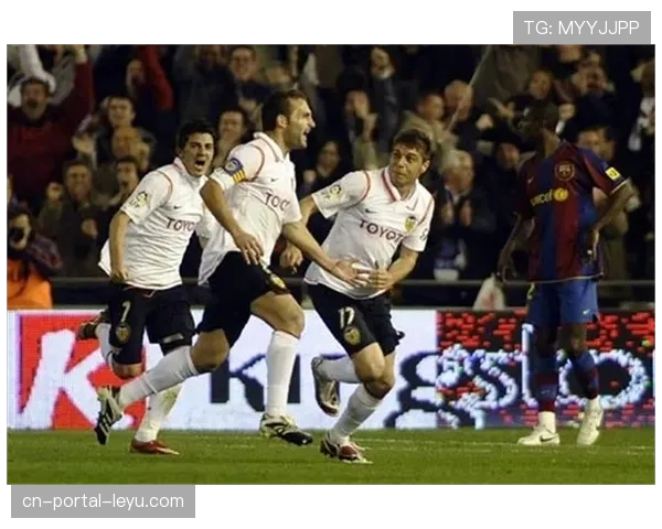 瓦伦西亚官方确认，主力中卫迪亚卡比因脚踝扭伤将赛季报销